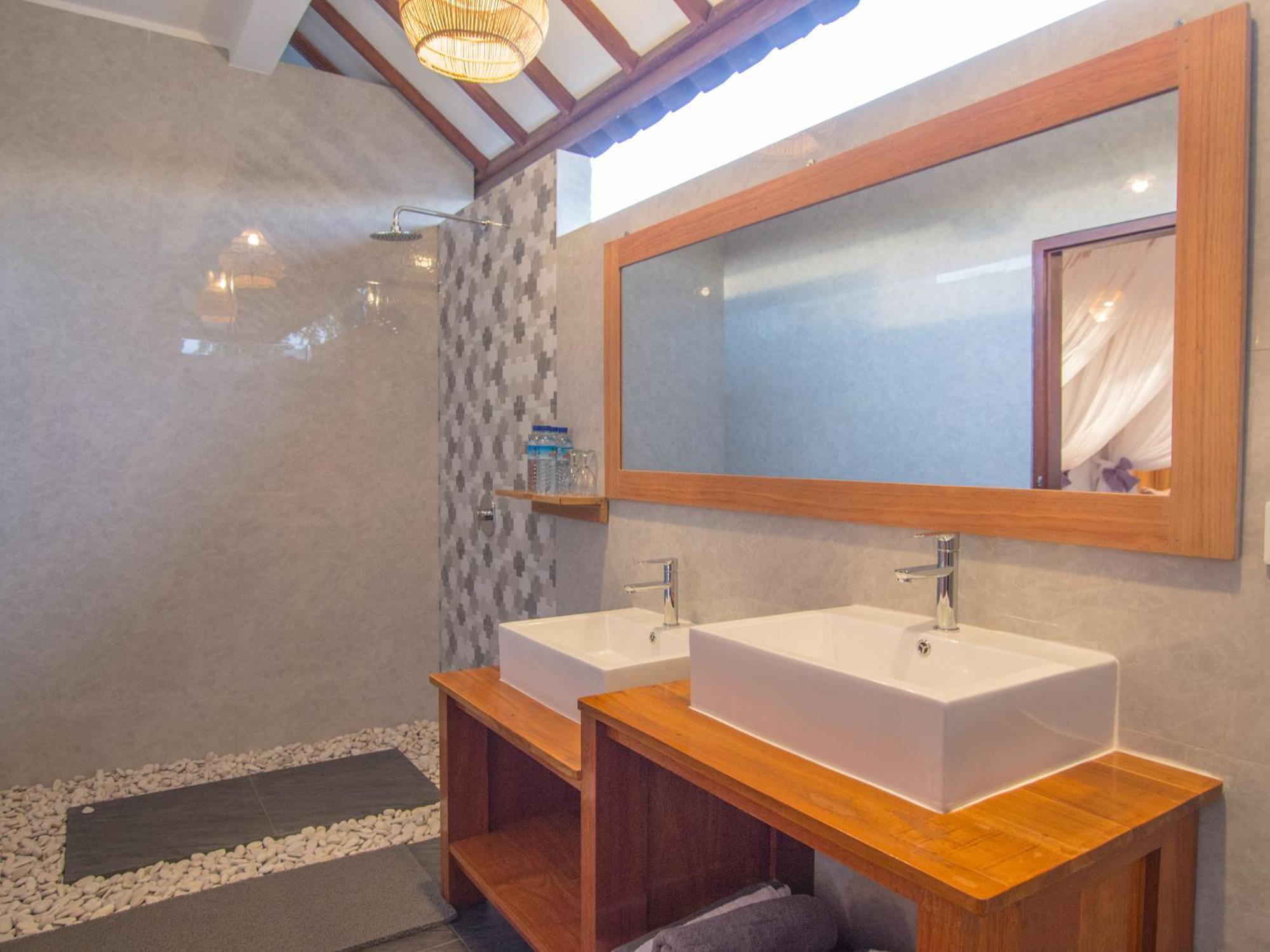 Coco Breeze Spa Hotel Gili Air Exterior foto