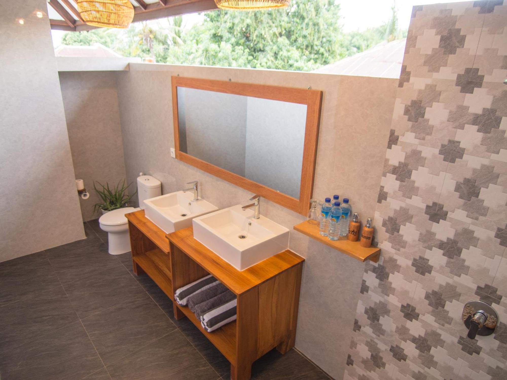 Coco Breeze Spa Hotel Gili Air Exterior foto